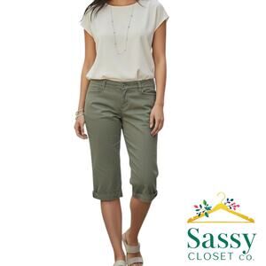 WHBM Slim Pedal Pushers Capris Olive Green Size 2 EUC